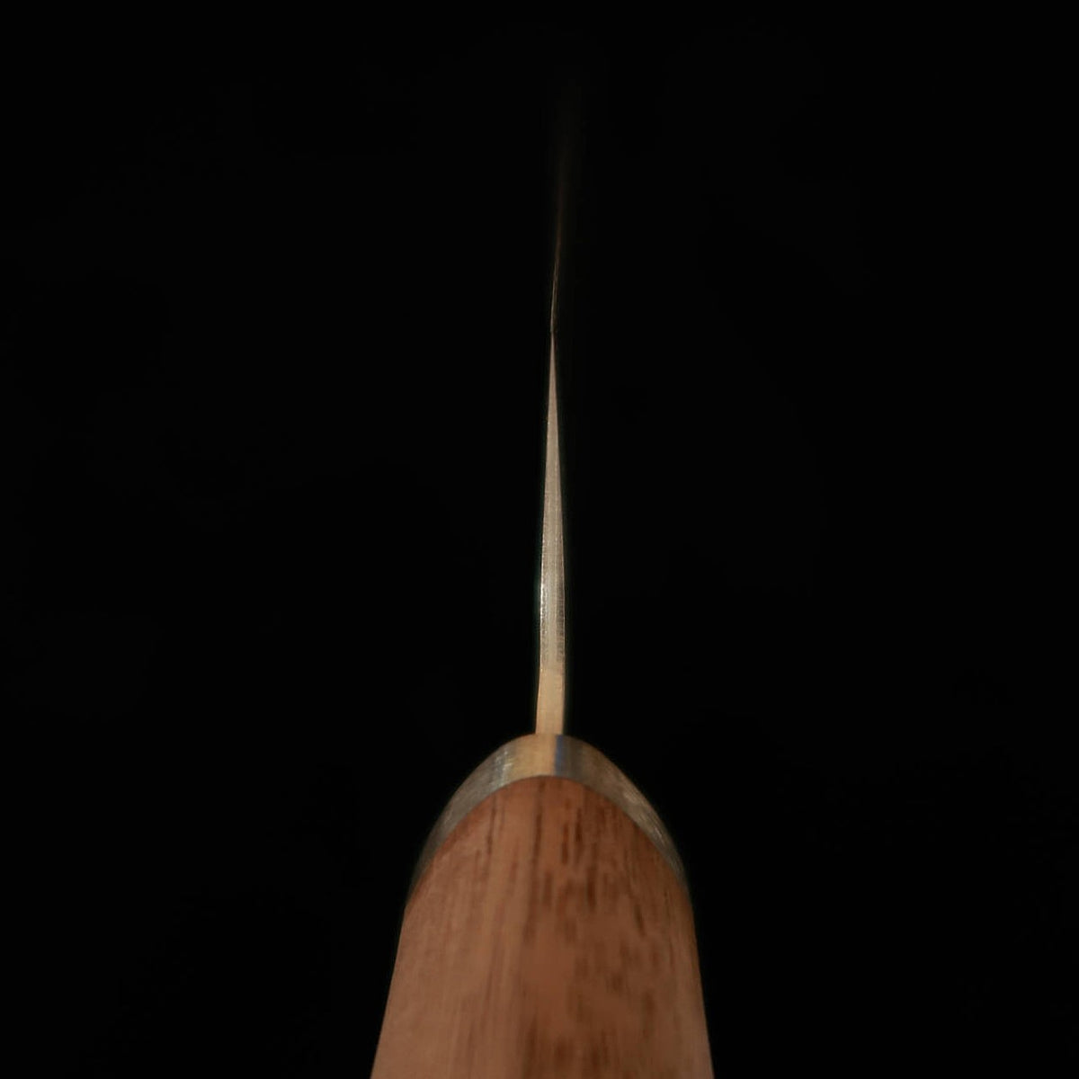 MIURA santoku VG10 martillado, mango de nogal (165 mm)