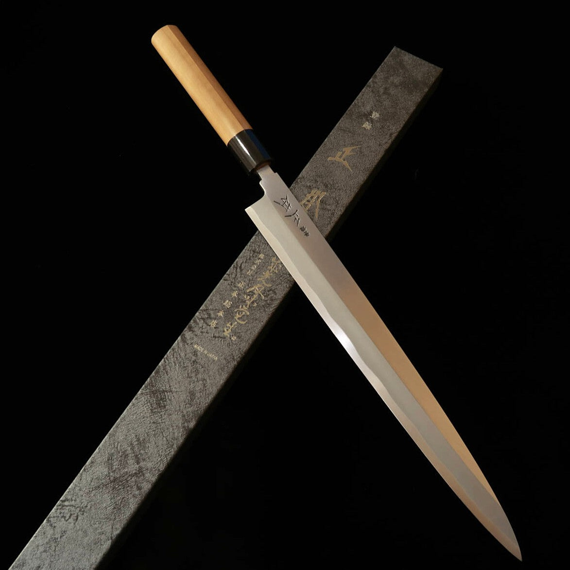 MASAMOTO SOHONTEN Yanagiba Kasumi, Acier Blanc n°2, manche en corne de buffle et en forme châtaigne (240-300 mm)