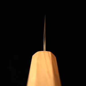 Couteau Santoku Hatsukokoro Taka, Acier VG10 Damas Martelé, Manche Monobloc en Olivier (170 mm)
