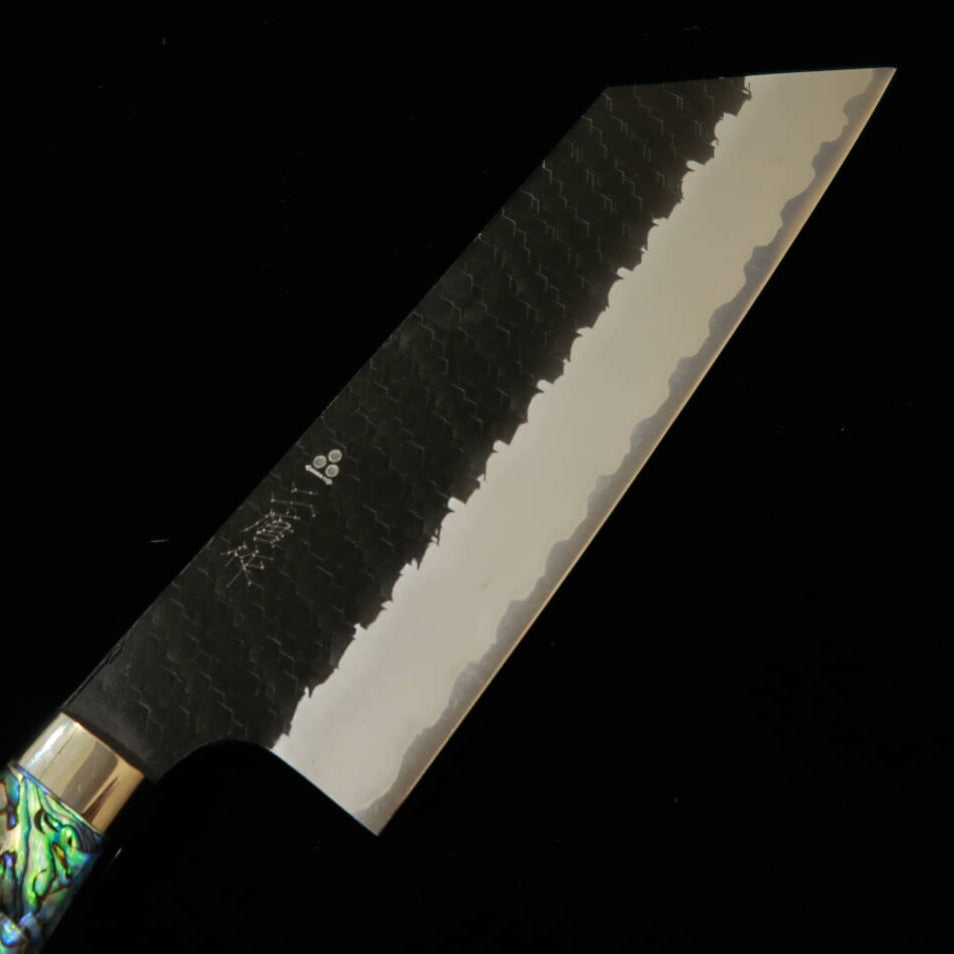 二唐刃物鍛錬所NIGARA  切付菜切 SG2 黒打 槌目 螺鈿柄（ 180mm）