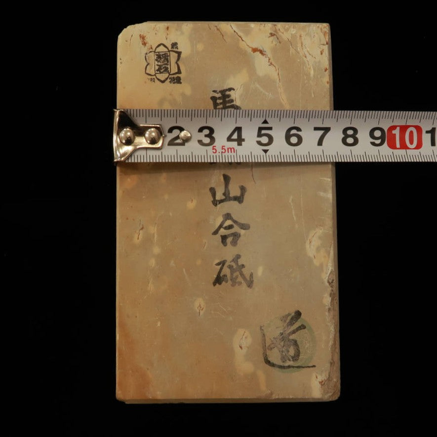 Pedra de Amolar Natural Yamajiyama Tipo Couro Suita B 75×132×26mm