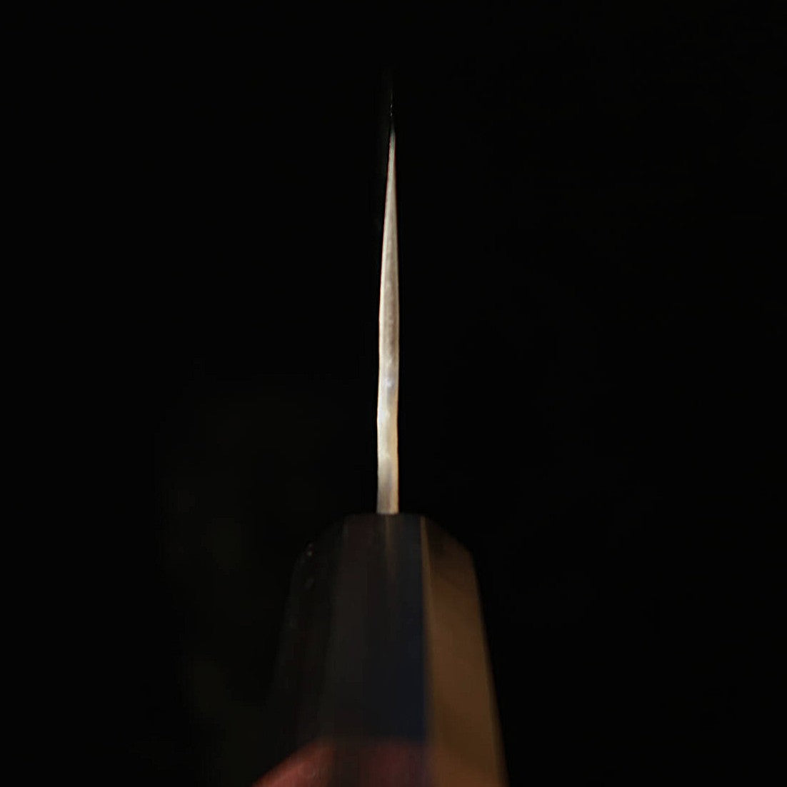 NITOU Nigara – Gyuto SG STRIX, martelé, damas, manche en bois de santal violet (210/240 mm)