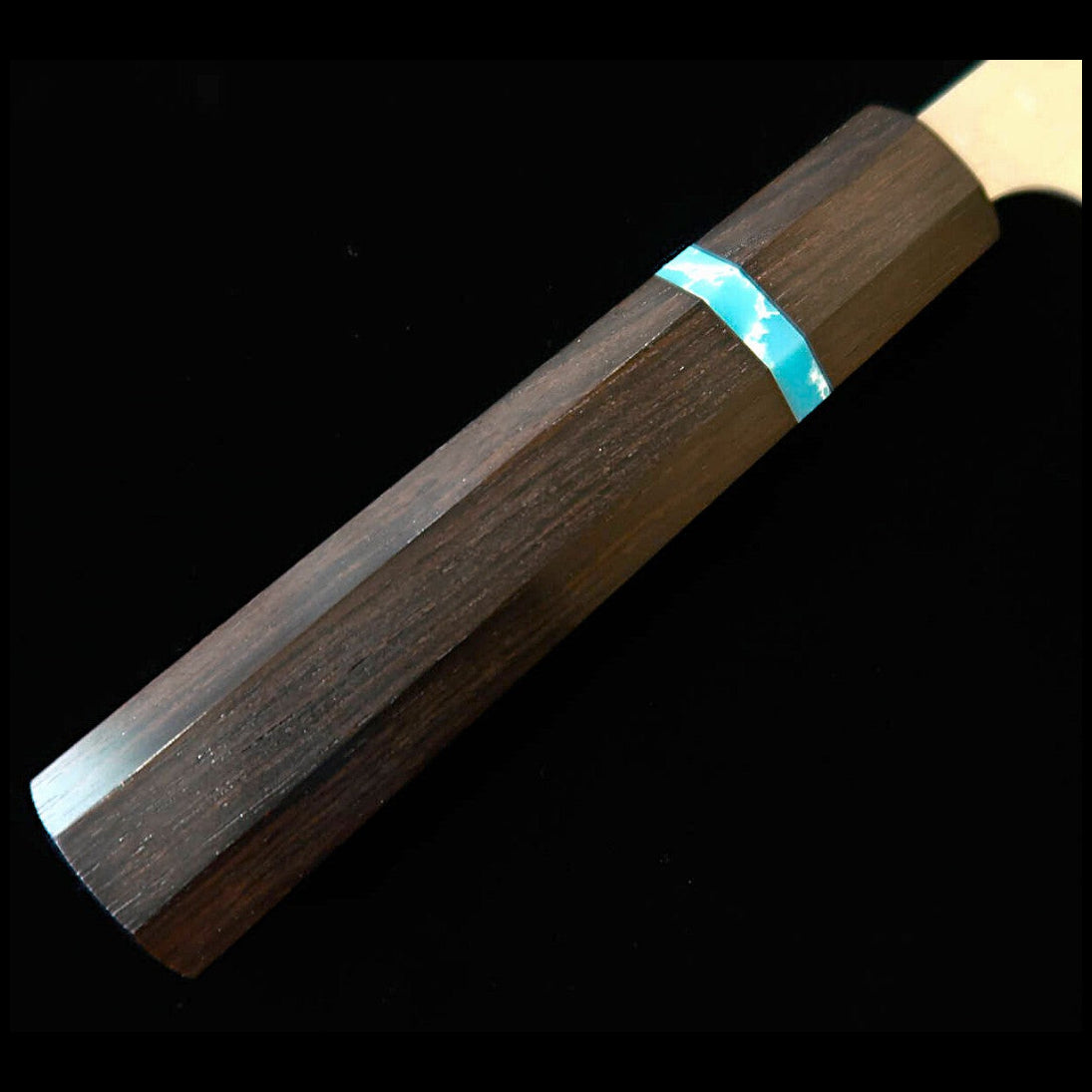MIURA petty SG2, acabamento martelado, cabo octogonal em ébano com turquesa (90/135 mm)