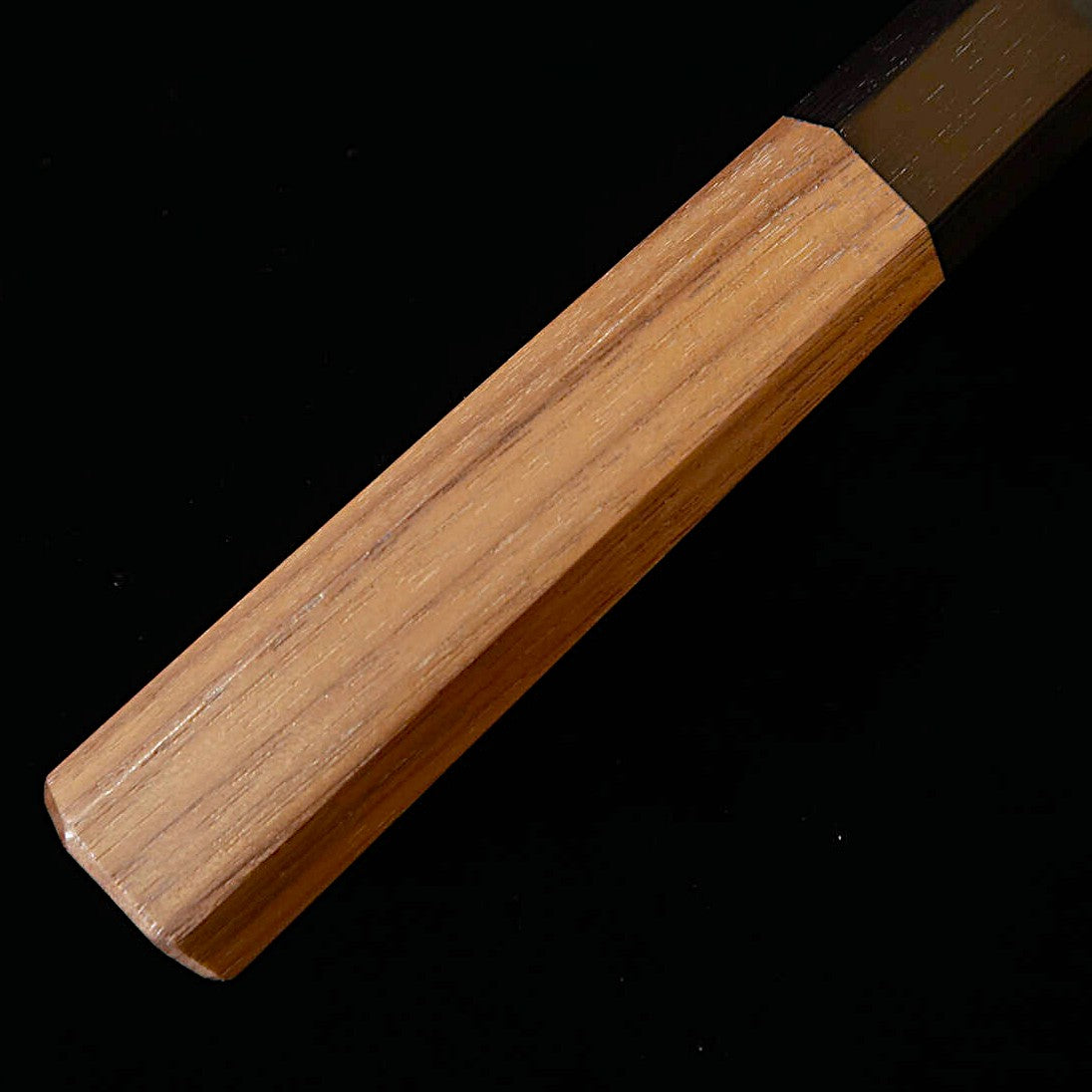 Couteau Santoku MIURA – Acier Aogami n°1 – Finition Kuro-uchi – Manche octogonal en noyer (165 mm)
