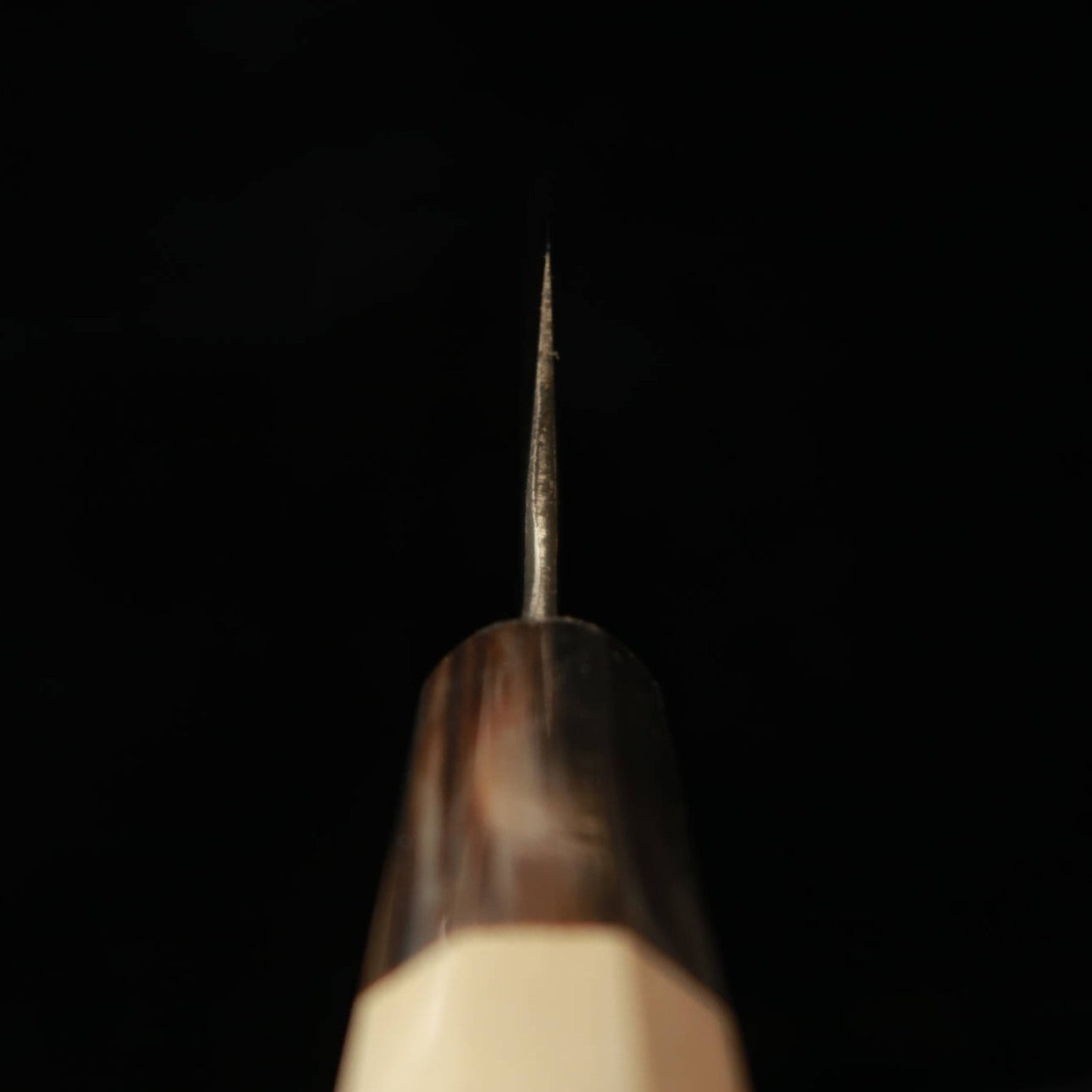 酔心 SUISIN 富樫憲治作 黒鍛造 白紙二号 三徳 (180mm)