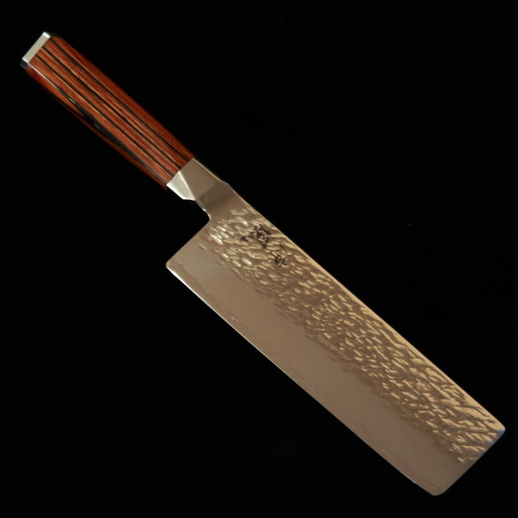 Couteau Nakiri Suzukaze, Acier Poudre Damas Martelé, Manche en Bois Lamellé Compressé (165 mm)