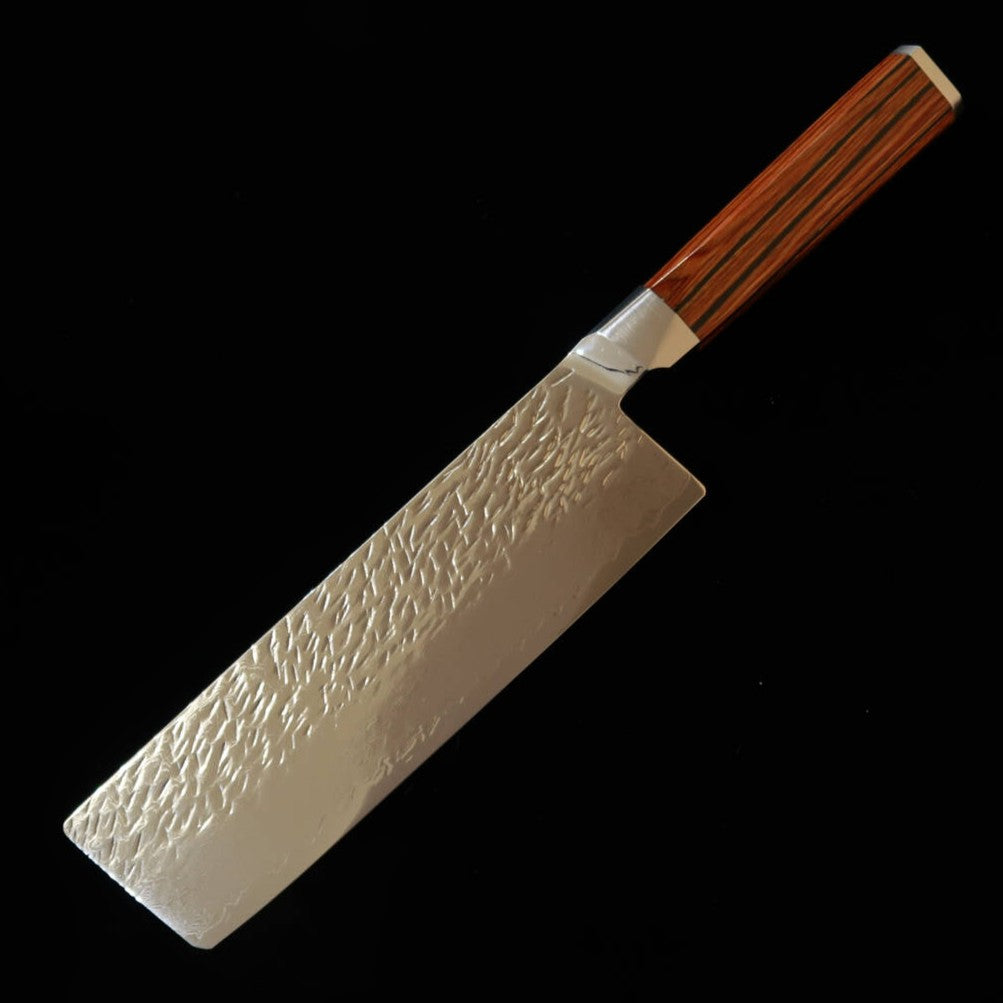 Couteau Nakiri Suzukaze, Acier Poudre Damas Martelé, Manche en Bois Lamellé Compressé (165 mm)