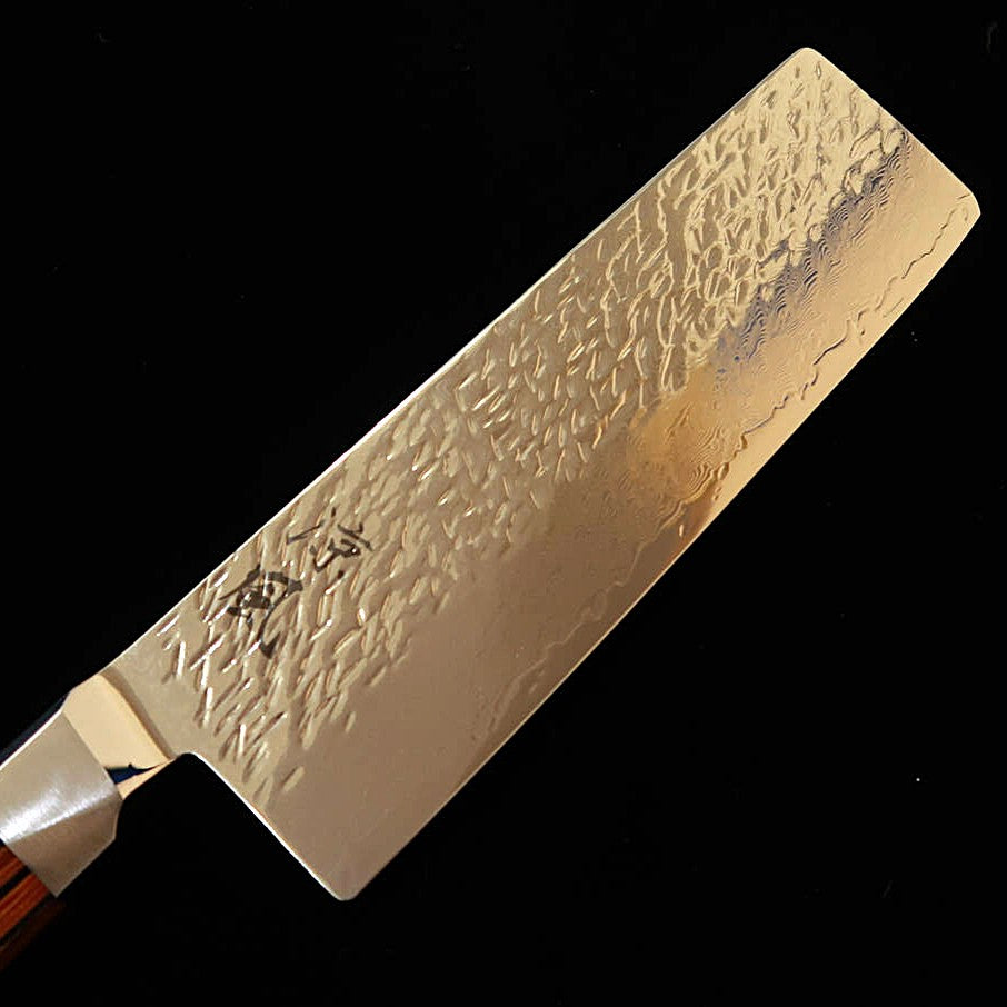 Couteau Nakiri Suzukaze, Acier Poudre Damas Martelé, Manche en Bois Lamellé Compressé (165 mm)