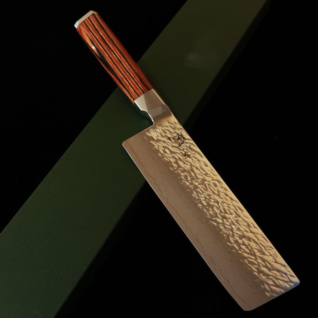 Couteau Nakiri Suzukaze, Acier Poudre Damas Martelé, Manche en Bois Lamellé Compressé (165 mm)