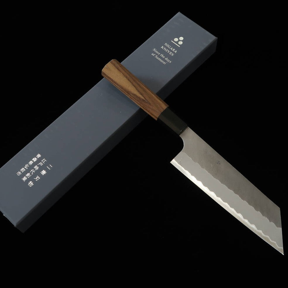 二唐刃物鍛造所NIGARA 切付菜切 青紙スーパー 黒打 チーク八角柄 (170mm)