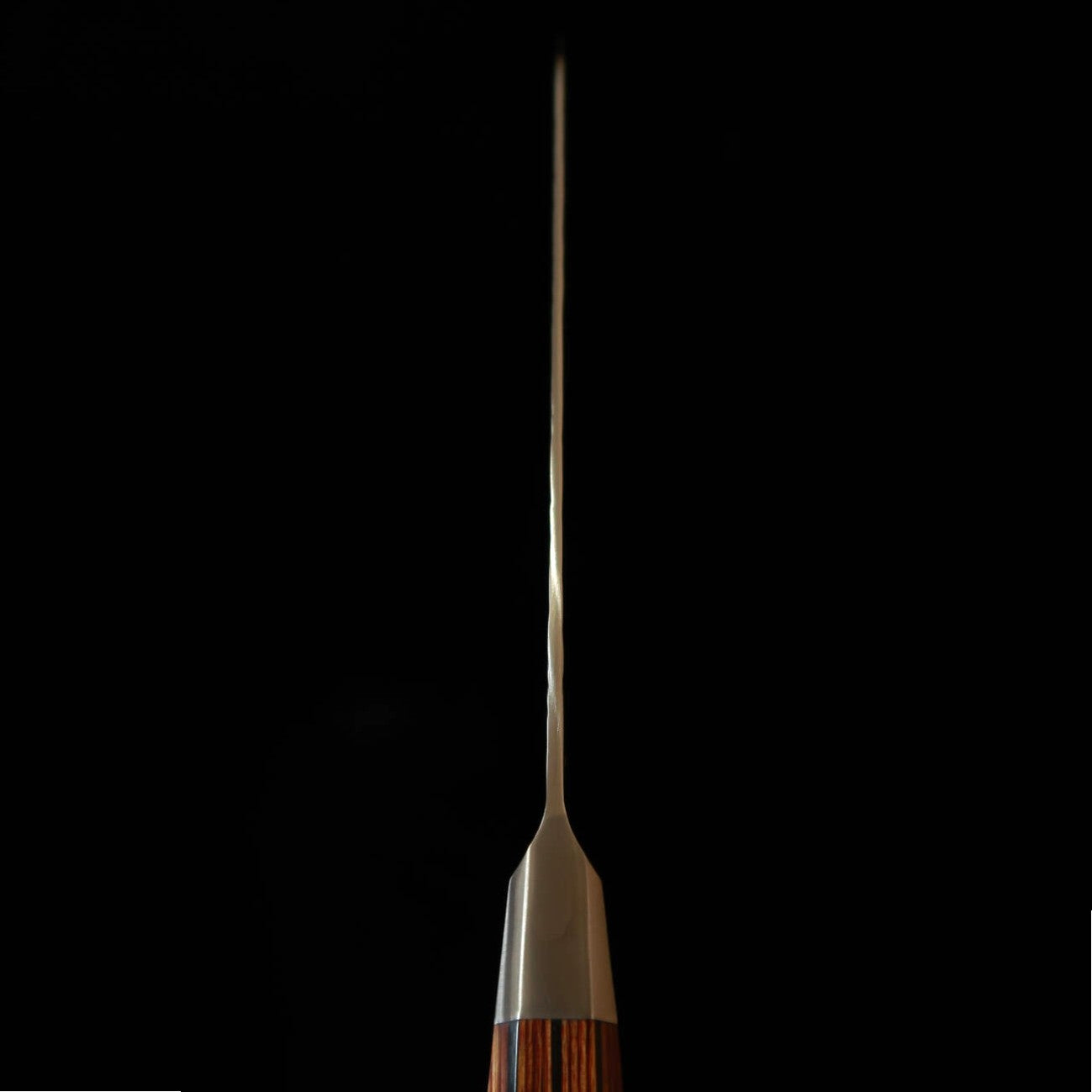 Suzukaze Gyuto Aço em Pó de Alto Desempenho (HSS) Martelado Damasco Cabo Laminado Reforçado (210 mm)