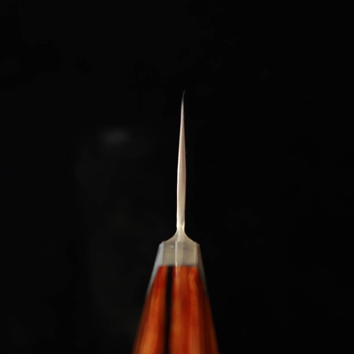 Suzukaze Gyuto Aço em Pó de Alto Desempenho (HSS) Martelado Damasco Cabo Laminado Reforçado (210 mm)