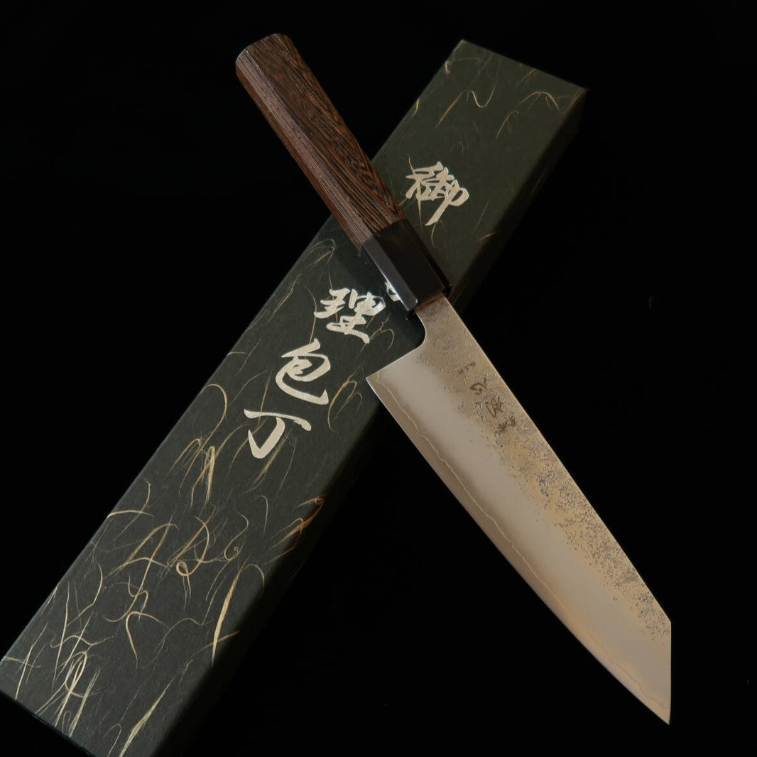 HATSUKOKORO Ginrei, Gingami n°3, finition nacrée, Kiritsuke Santoku, manche en wengé (175 mm)