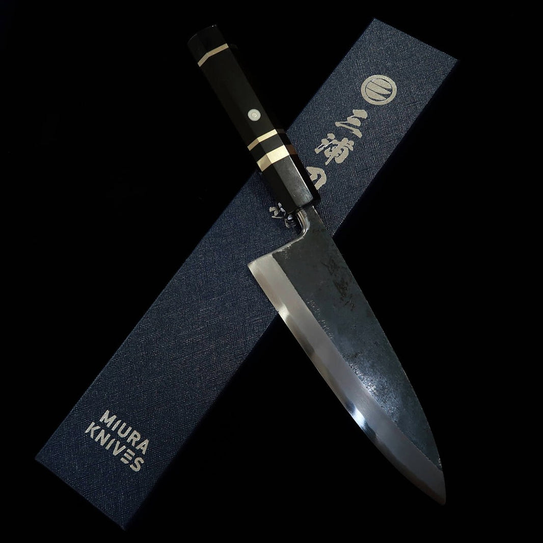 MIURA Itadaki Deba Tanaka Yoshikazu Aço Branco Nº2 Acabamento Negro Cabo de Ébano com Anel de Prata (180mm)