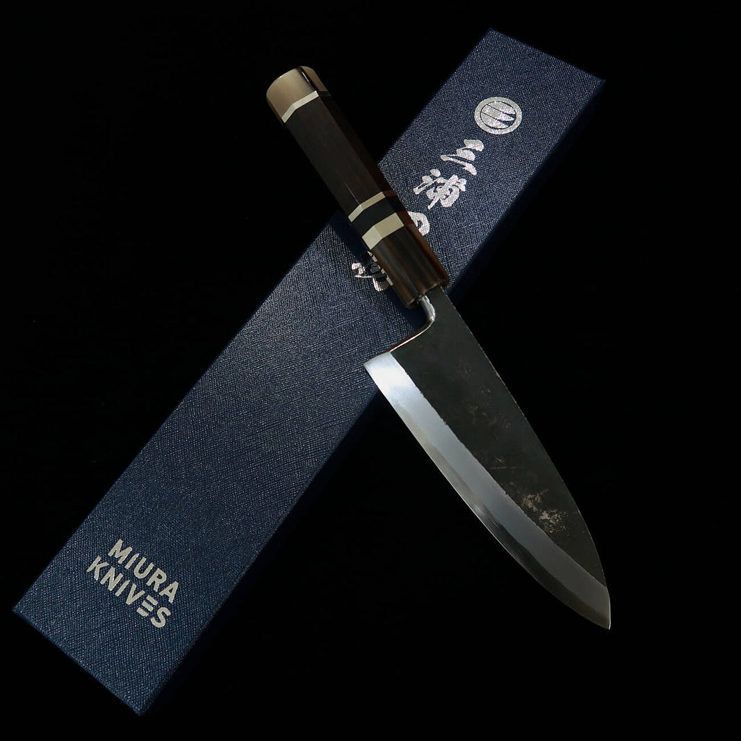 Miura Itadaki DEBA Aço Branco nº 2 Acabamento Preto Cabo de ébano com anel de prata (150mm)