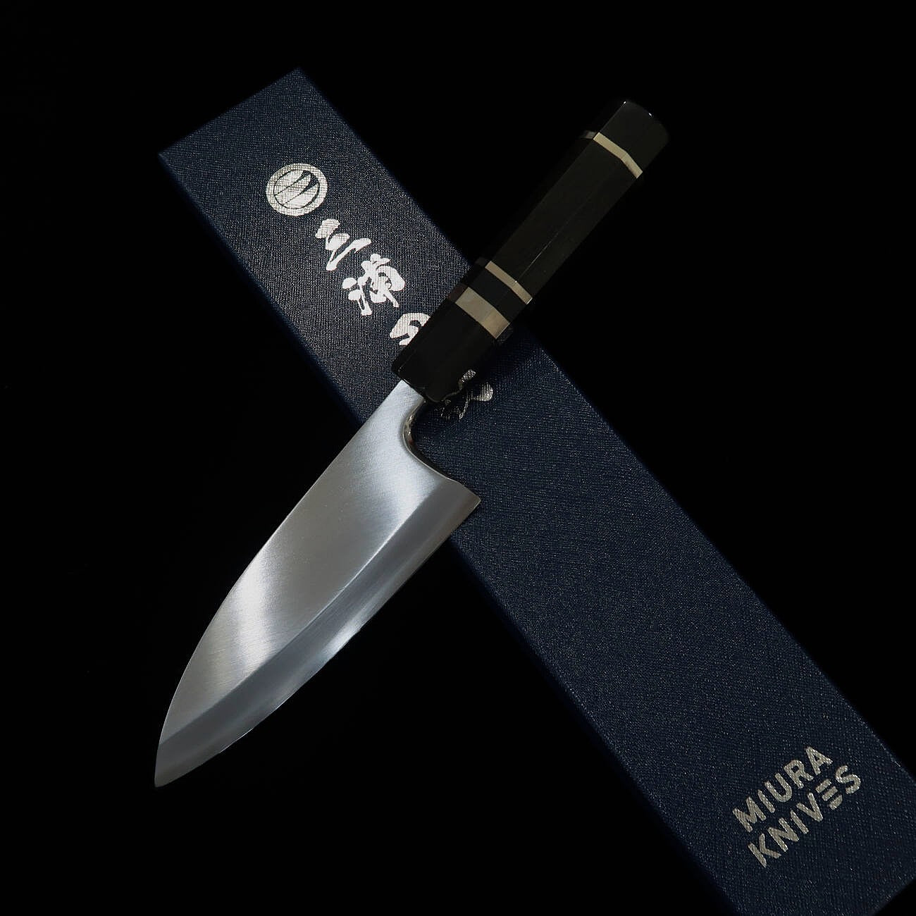 三浦MIURA 出刃 左利き用 銀紙三号 木砥仕上げ 黒檀銀巻柄（150mm）