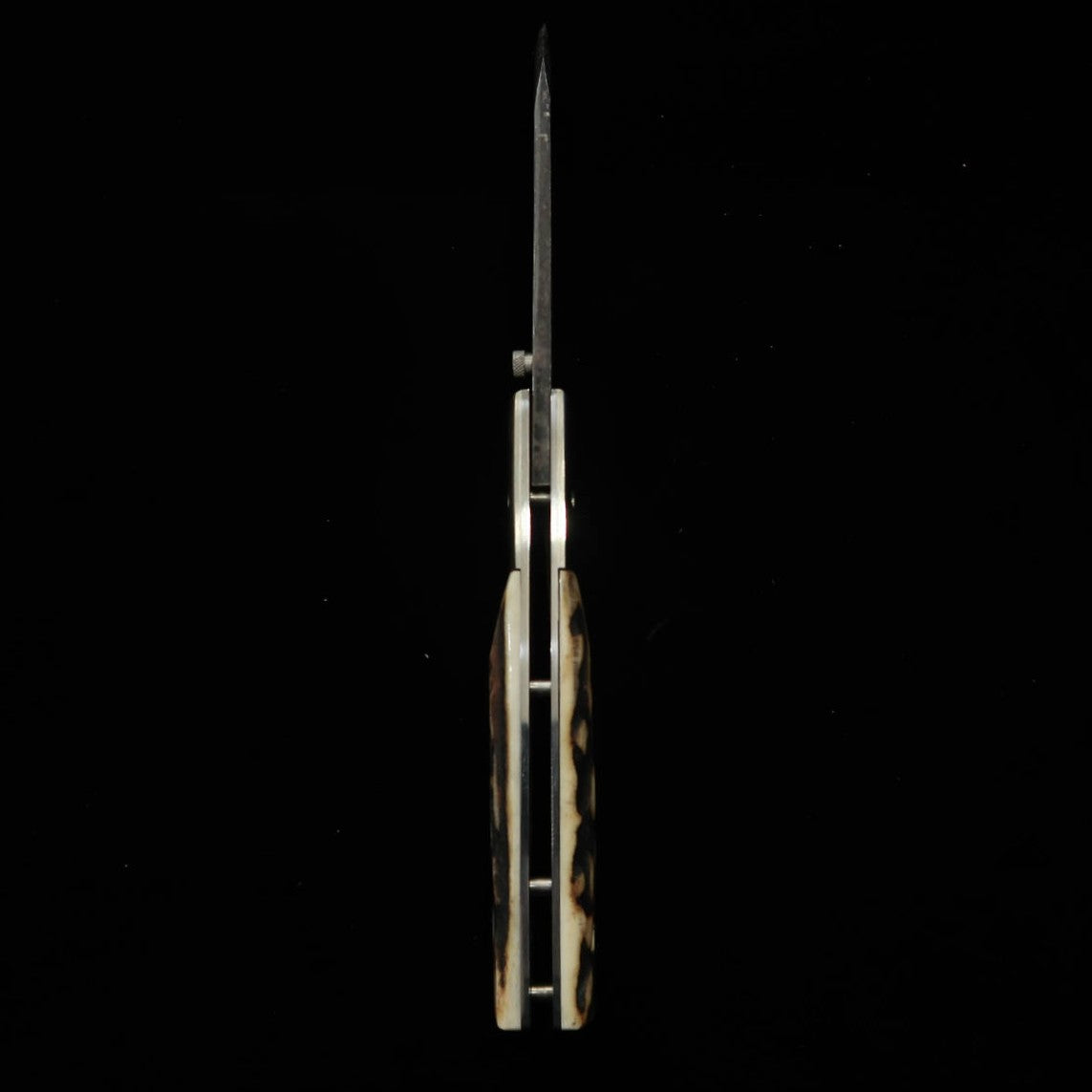 Takeda Hamono TAKEDA Bitchū forge à la main par Inagaki, couteau pliant liner lock A, bois de cerf Ezoshika, acier Hitachi Aogami Super (85 mm)