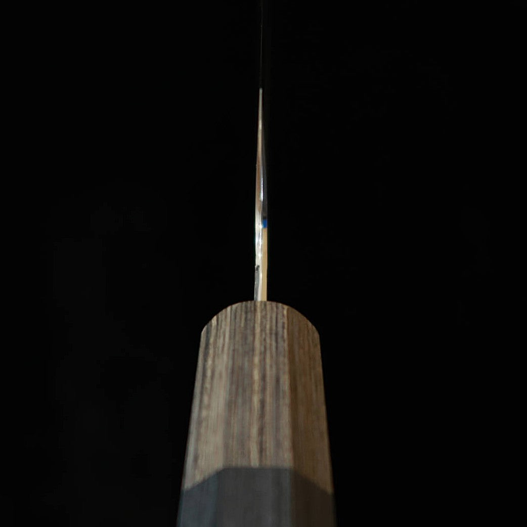 HADO Hadō Shiosai – kiritsuke gyuto SG2, martelé, manche en bois laminé noir (210 mm)