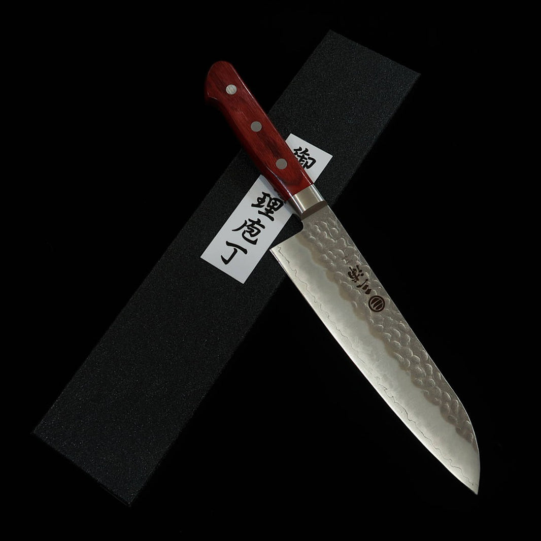 MIURA Santoku AUS8 martelé, manche en bois stratifié rouge (180mm)