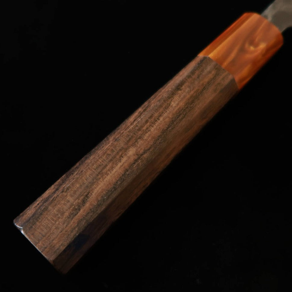 HATSUKOKORO Hatsukokoro Kurogane santoku, acier Aogami n°2, finition kuro-uchi, manche octogonal en ébène avec virole en résine (165 mm)