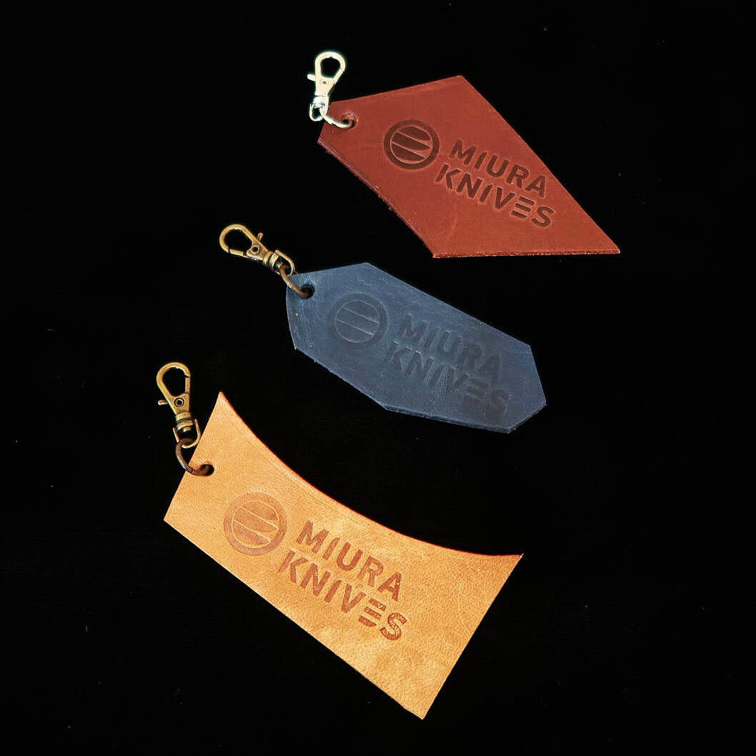 Porte-clés aléatoire original Miura Hamono en cuir (MIURAKNIVES)