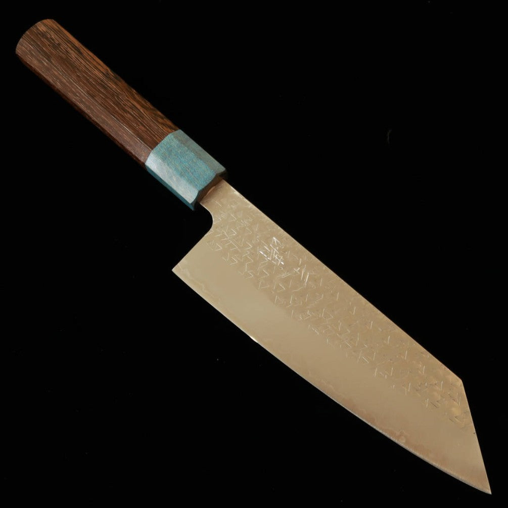 MIURA Miura Fubuki, bunka à pointe en forme d’épée, SG2, finition martelée, manche en bois de fer / Kaisei (170 mm)