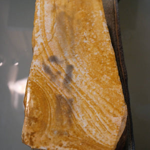 Mio Tsukushihime, piedra de afilar natural Iyo Meito M33, veteada, 88 × 160 × 35 mm