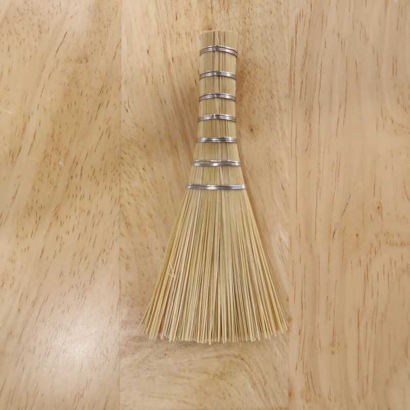 Escova para limpeza de ralador