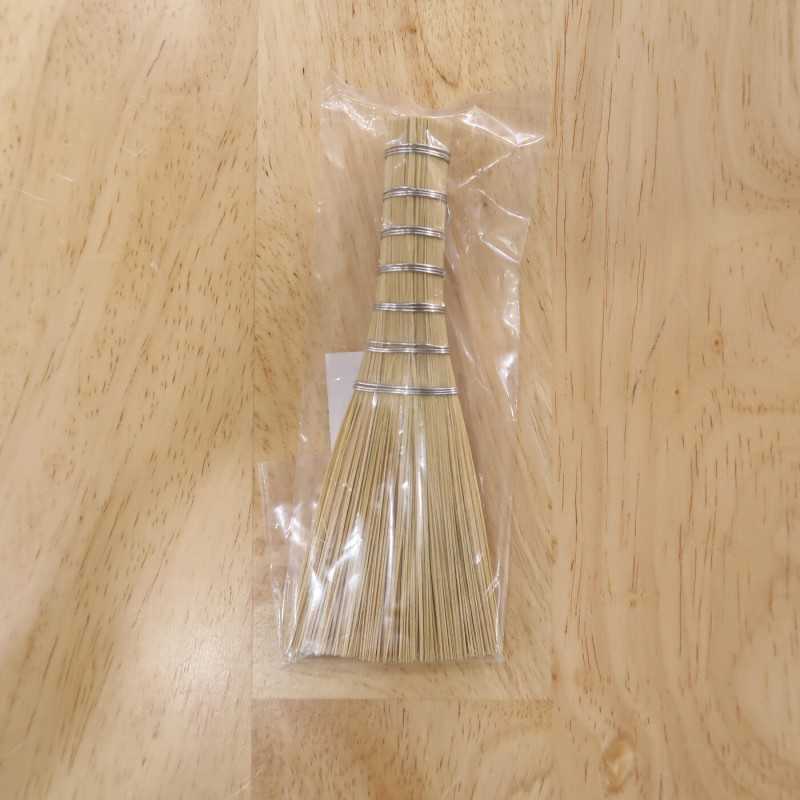 Escova para limpeza de ralador