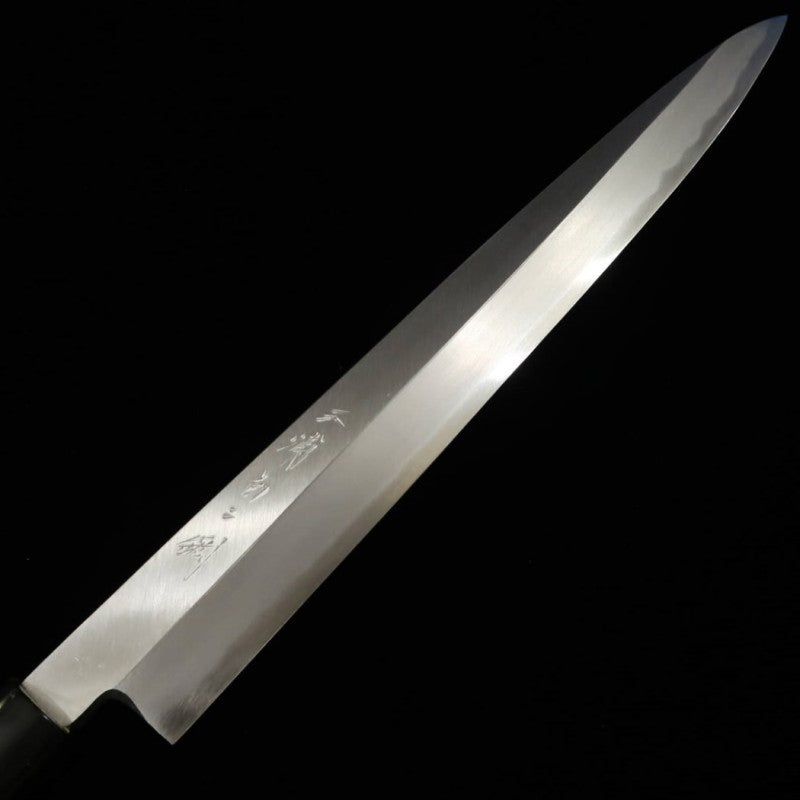 MIURA Tokujo Yanagiba, manche en forme de châtaigne et mitre en corne de buffle (180-300mm)