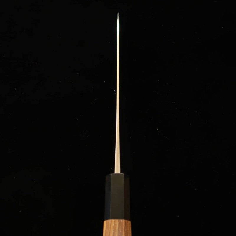  Gyuto Yoshikane HATSUKOKORO SKD (aço semi-inoxidável) com acabamento acetinado e cabo em teca (210mm)