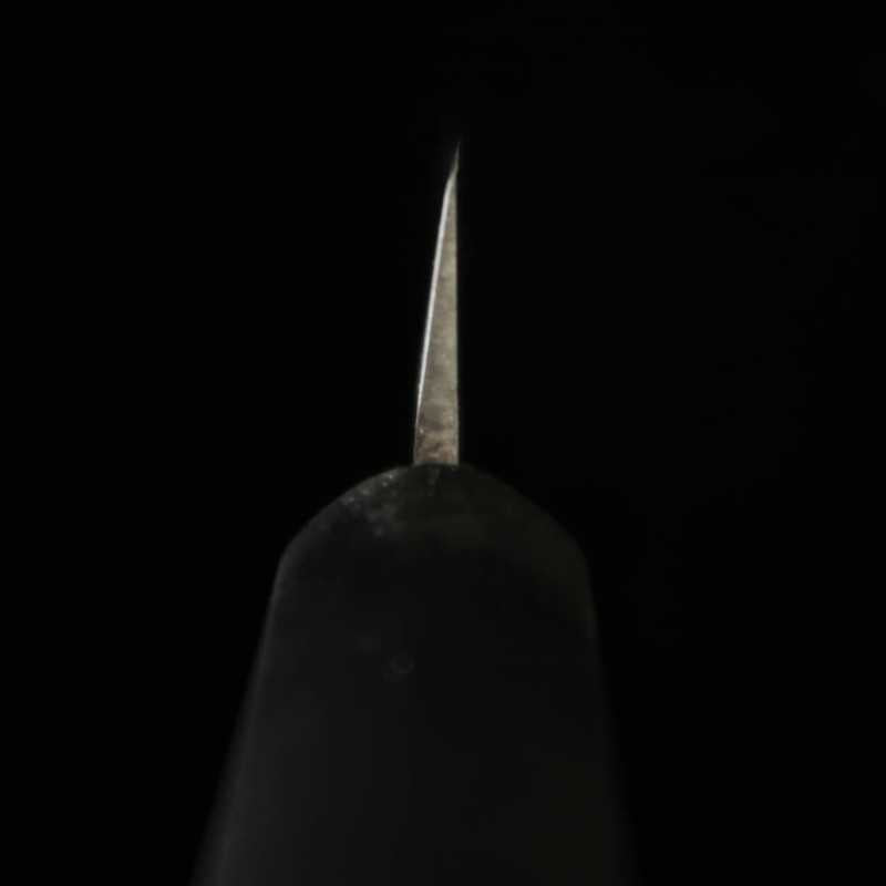 Masahiro Betsusaku 正広別作 deshuesador cuadrado mediano, mango de resina (150 mm)