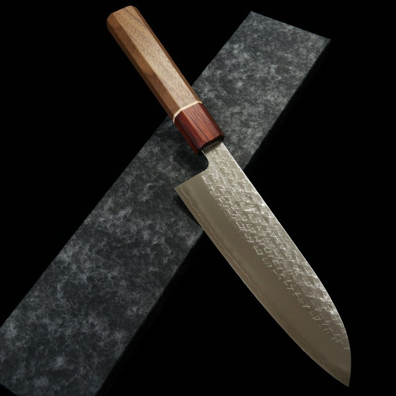 MIURA, Fukubi, Santoku, SG2, martelé, manche en noyer (170 mm)