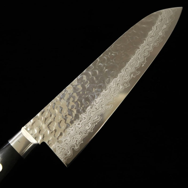 Miura Santoku acier inoxydable Damas 17 couches martelé manche en bois composite noir (180 mm)