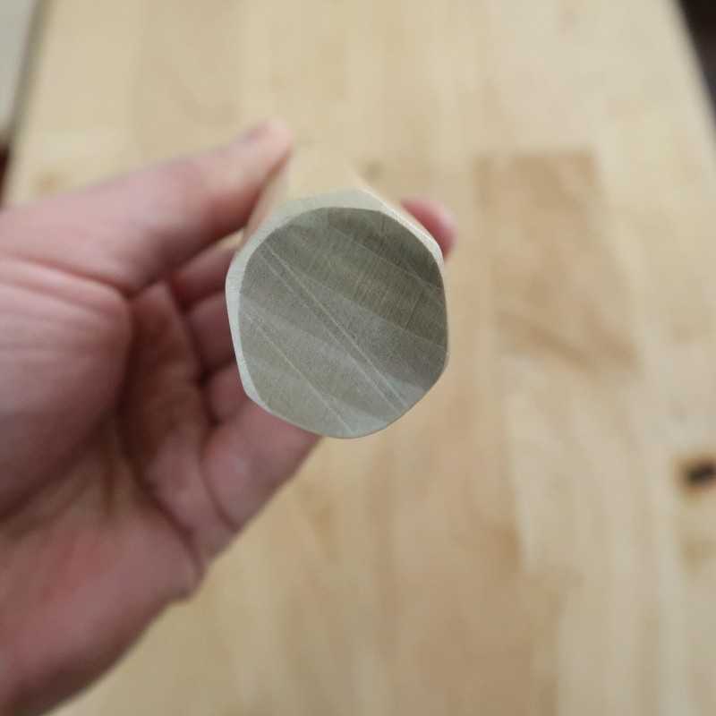 Santoku SAKAI TAKAYUKI 45-ply Damascus with hexagonal semi-circular handle (180mm)